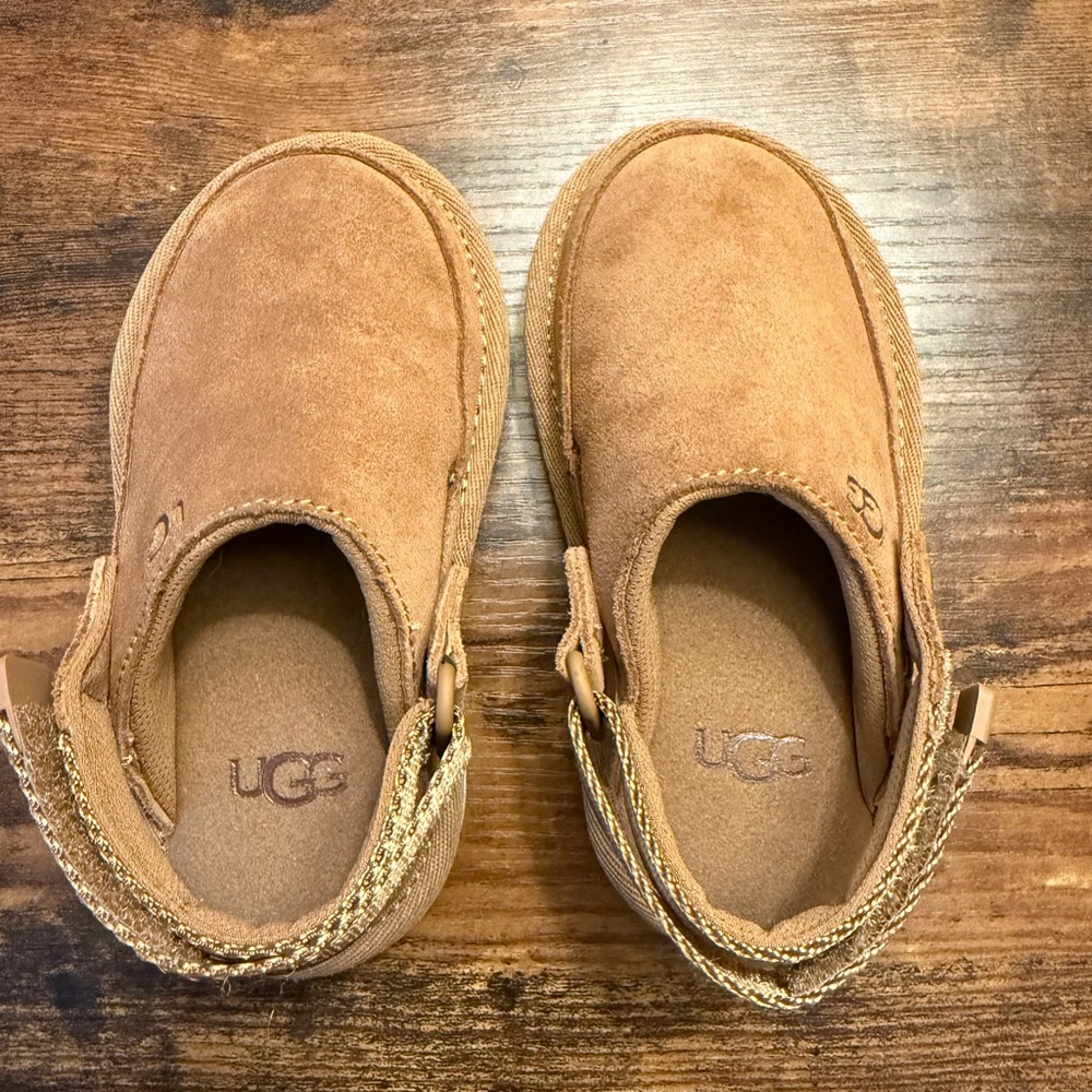 UGG Toddler Goldenstar Clogs in Chestnut - Picture 4 of 7